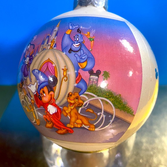 WALT DISNEY WORLD 25 YEARS REMEMBER THE MAGIC HOLIDAY CHRISTMAS ORNAMENT - Picture 10 of 16